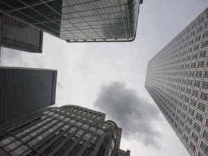 Buildings-at-Canary-Wharf-shot-upwards